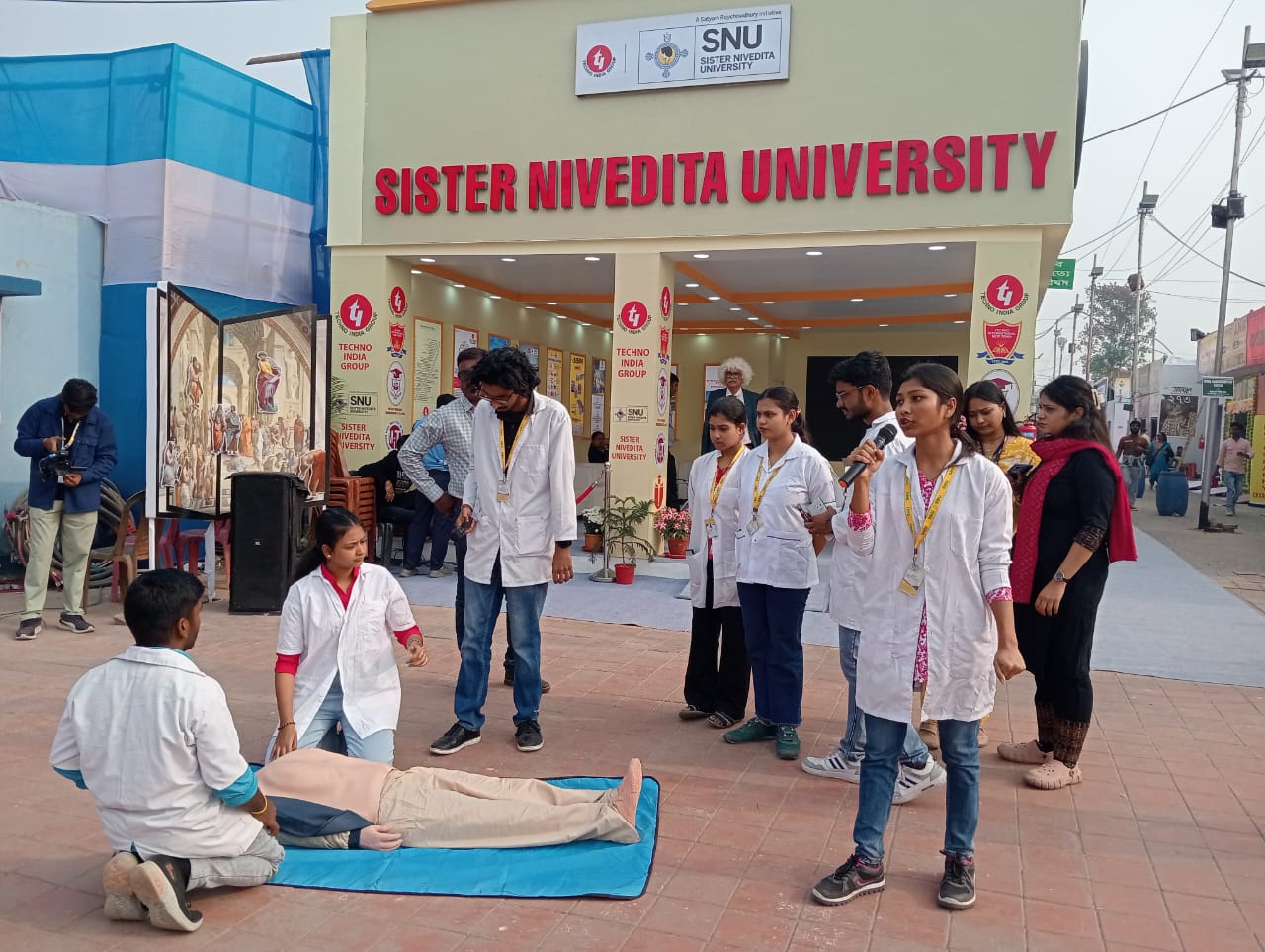 Life saving efforts at SNU stall